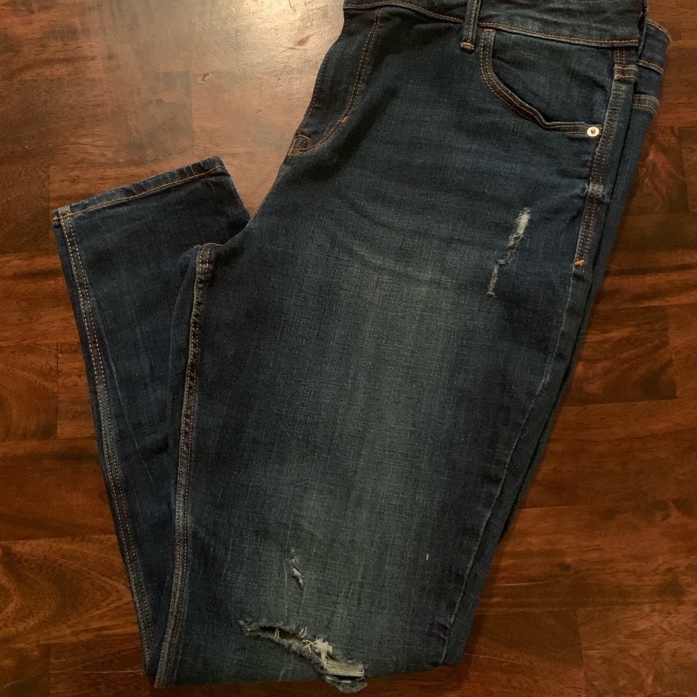 COPY - Old navy Rockstar Super Skinny size 18